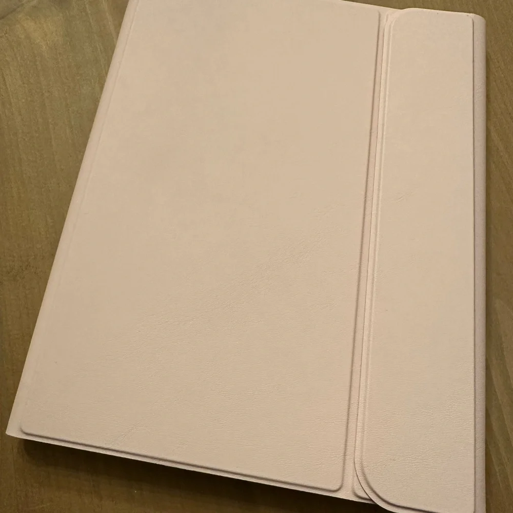 Pink Wireless Tablet Keyboard - Picture 2 of 3